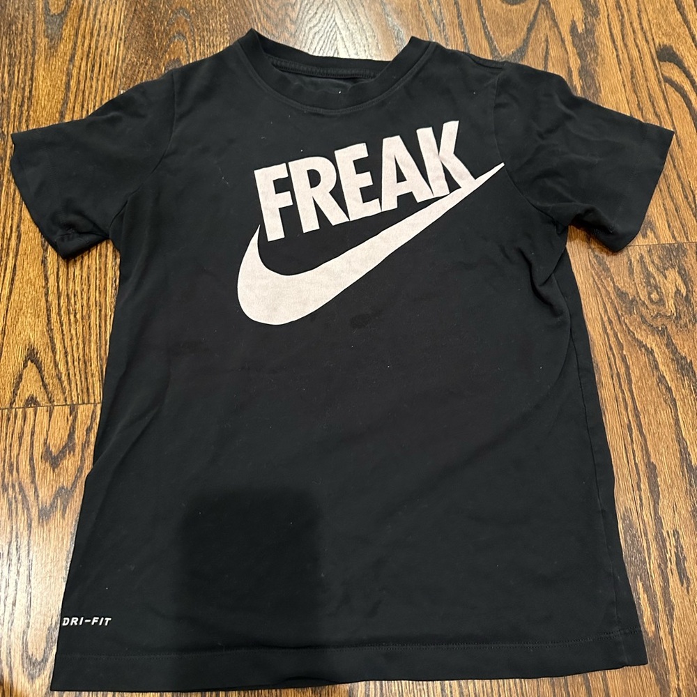 Nike Freak Kids Medium Shirt Black